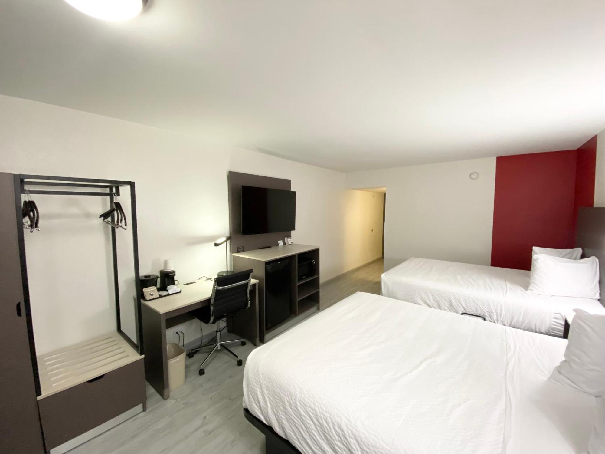 Ramada By Wyndham Tuscaloosa Hotel Buitenkant foto