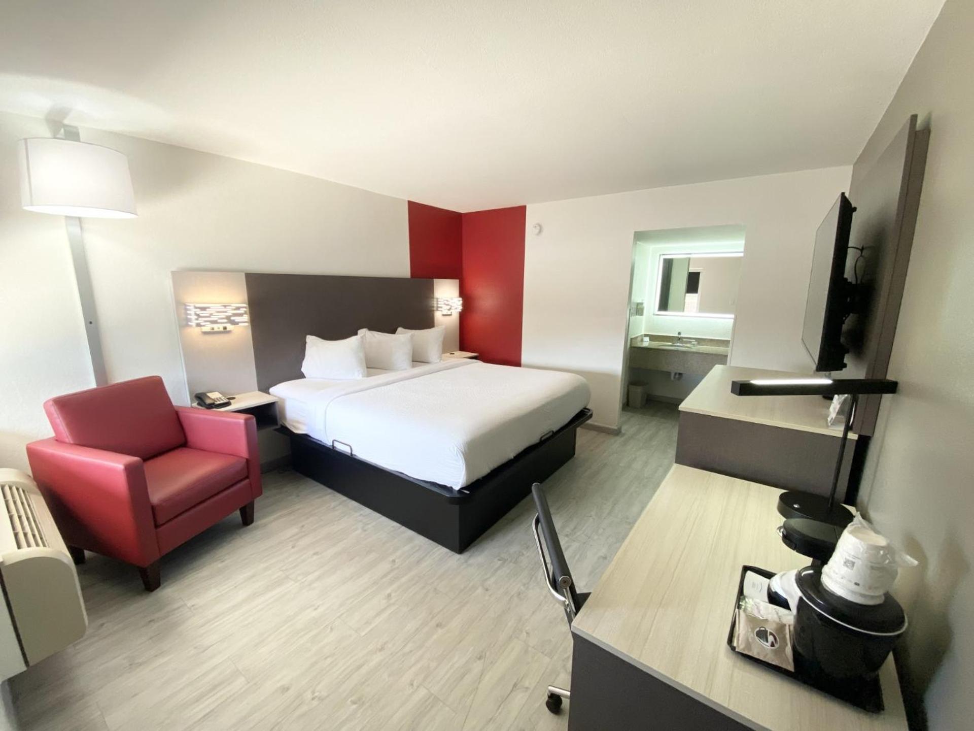 Ramada By Wyndham Tuscaloosa Hotel Buitenkant foto